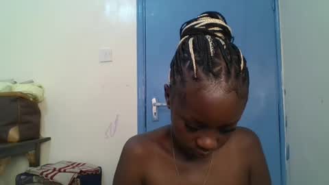 Snapshot of ella8_ chatting on June 2026 01:52:01 AM ella8_ online show from June 2026 01:52:01 AM