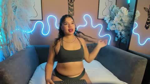 Ella online show from November 2025 12:15:02 PM