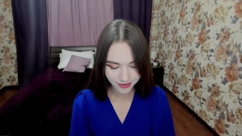 ellacurtis online show from September 2025 05:15:02 PM