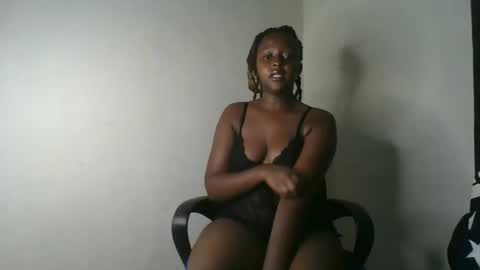 Snapshot of ellah_simone chatting on May 2026 10:17:02 PM ellah-simone online show from May 2026 10:17:02 PM