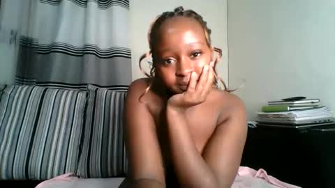 Snapshot of ellah_simone chatting on May 2026 06:58:01 PM ellah-simone online show from May 2026 06:58:01 PM