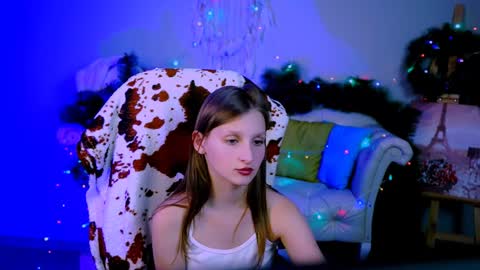 Snapshot of ellahorton chatting on December 2024 01:11:02 PM Ella online show from December 2024 01:11:02 PM