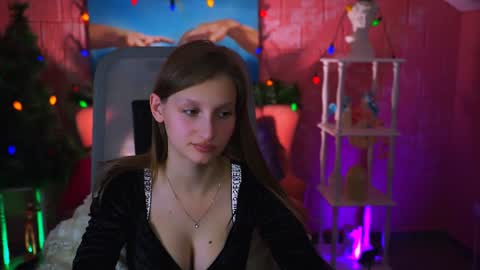 Snapshot of ellahorton chatting on December 2024 09:59:02 AM Ella online show from December 2024 09:59:02 AM