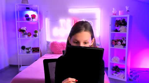 Snapshot of ellahorton chatting on January 2025 12:35:01 PM Ella online show from January 2025 12:35:01 PM