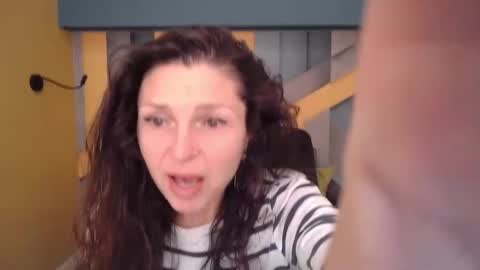 EllaLongs online show from April 2026 11:28:01 AM