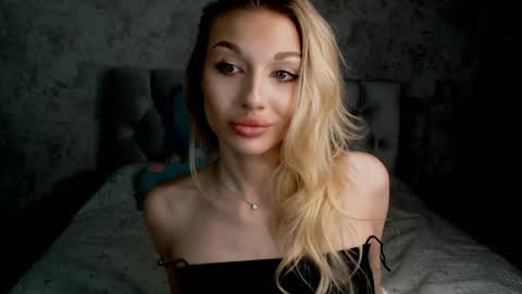 ellamilla online show from June 2026 03:36:01 PM