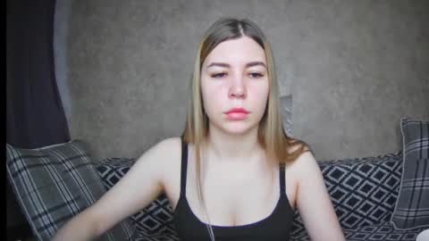 Snapshot of ellanuar chatting on December 2024 06:41:01 AM EllaNuar online show from December 2024 06:41:01 AM