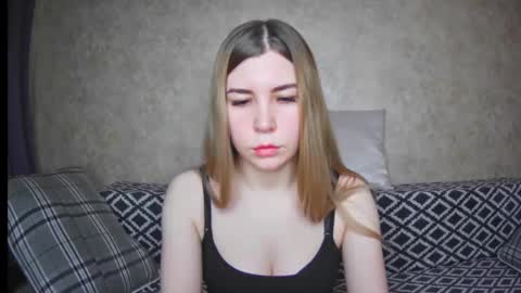 Snapshot of ellanuar chatting on December 2024 02:02:01 AM EllaNuar online show from December 2024 02:02:01 AM