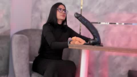  ella  online show from November 2025 11:34:01 AM