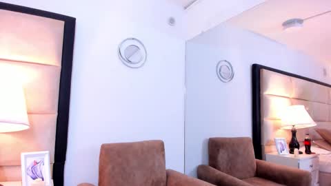 Snapshot of ellasanders chatting on March 2026 11:34:01 PM Ella Sanders online show from March 2026 11:34:01 PM