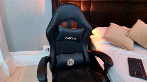 Ella Sanders online show from April 2026 01:52:01 AM