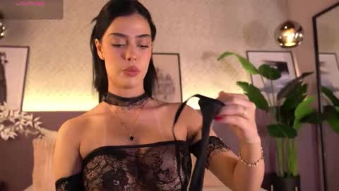 Elle Diane online show from December 2025 12:29:02 AM