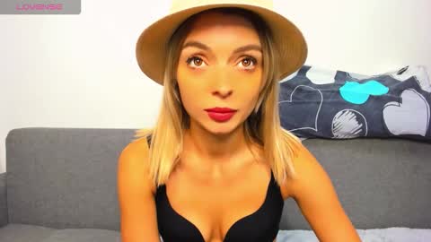 ellen_flow online show from October 2025 10:21:02 PM