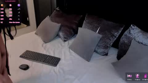 Snapshot of ellen_grace chatting on October 2025 11:13:01 PM Ellen  online show from October 2025 11:13:01 PM