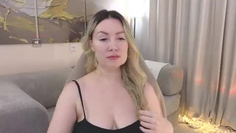 ElleSoft1 online show from July 2026 07:11:01 PM