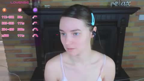 Snapshot of ellie_babyy chatting on April 2026 07:58:01 AM Ellie online show from April 2026 07:58:01 AM