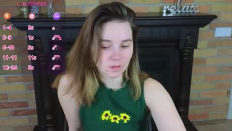 Snapshot of ellie_babyy chatting on May 2026 07:35:02 AM Ellie online show from May 2026 07:35:02 AM