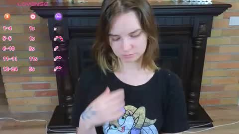 Snapshot of ellie_babyy chatting on June 2026 02:06:02 PM Ellie online show from June 2026 02:06:02 PM
