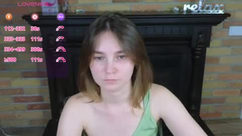 Snapshot of ellie_babyy chatting on June 2026 10:45:02 PM Ellie online show from June 2026 10:45:02 PM