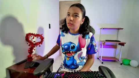 Snapshot of ellie_cute7 chatting on May 2026 08:14:01 PM ellie_cute7 online show from May 2026 08:14:01 PM
