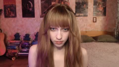 ellie_friendly online show from April 2026 12:13:01 PM
