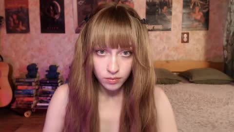 ellie_friendly online show from June 2026 12:33:01 AM