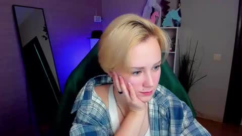 Snapshot of ellie_heavenly chatting on November 2025 08:07:01 AM Ellie online show from November 2025 08:07:01 AM