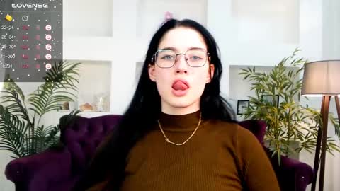 ellie_magic online show from April 2026 01:24:02 PM