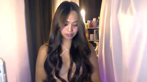 Snapshot of elliecummers chatting on May 2026 10:16:02 PM ellie online show from May 2026 10:16:02 PM
