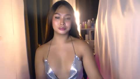 Snapshot of elliecummers chatting on June 2026 04:53:02 PM ellie online show from June 2026 04:53:02 PM