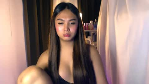 Snapshot of elliecummers chatting on July 2026 12:04:01 AM ellie online show from July 2026 12:04:01 AM