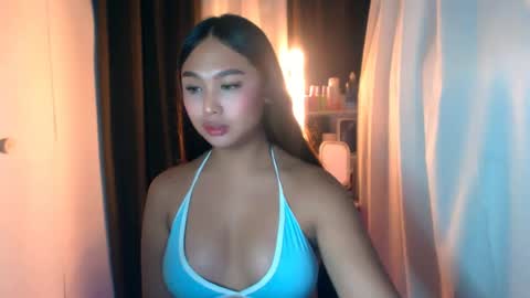 Snapshot of elliecummers chatting on July 2026 06:48:02 PM ellie online show from July 2026 06:48:02 PM