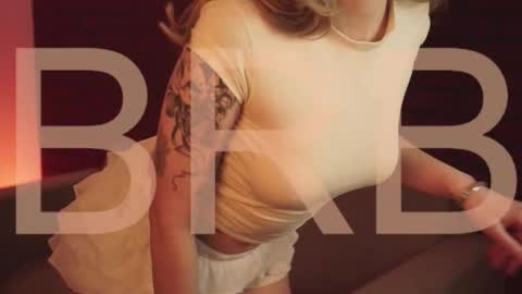 elliecutes online show from October 2025 08:04:02 AM