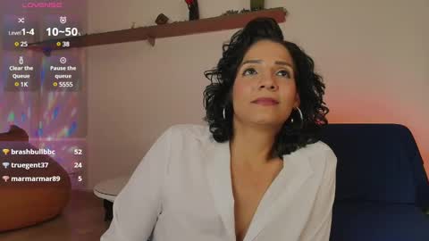 elliee1 online show from February 2025 06:26:01 PM