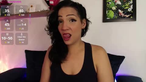 elliee1 online show from February 2026 12:23:02 PM