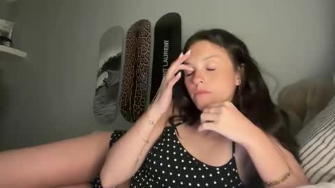 Snapshot of elliehartxo chatting on May 2026 08:14:02 PM Ellie Harts online show from May 2026 08:14:02 PM