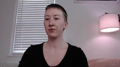 Ellie Rowyn online show from December 2025 10:18:02 PM