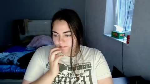 Snapshot of ellies_8 chatting on July 2026 03:20:02 AM Ellie online show from July 2026 03:20:02 AM