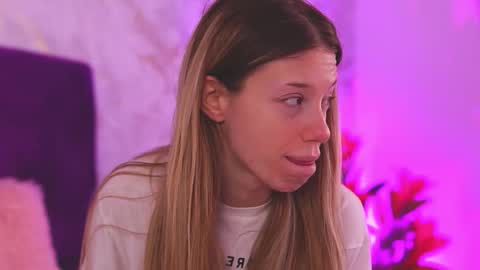 EllinaNuria online show from February 2026 03:59:02 AM