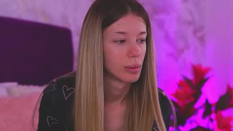 EllinaNuria online show from March 2026 05:11:01 AM