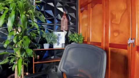 Elloit Colton online show from July 2026 09:03:01 PM