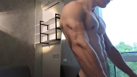 Snapshot of elliot_muscle04 chatting on June 2026 03:40:01 PM elliot_muscle04 online show from June 2026 03:40:01 PM