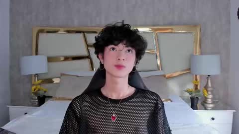 elliotvolkov online show from December 2025 04:46:02 PM