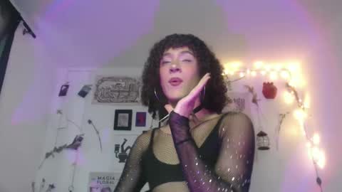 Snapshot of ellis_flowers chatting on October 2025 07:43:01 PM  . online show from October 2025 07:43:01 PM