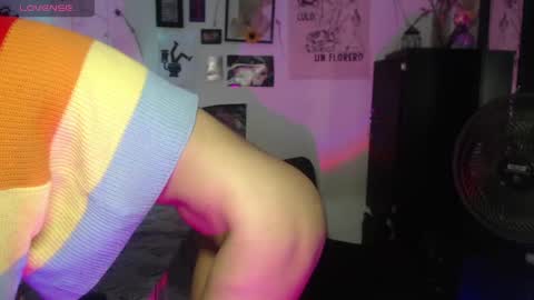 Snapshot of ellis_flowers chatting on October 2025 10:14:02 PM  . online show from October 2025 10:14:02 PM