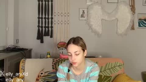 elly_ary online show from January 2026 09:28:02 PM