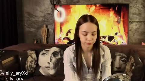 elly_ary online show from February 2026 08:20:01 PM