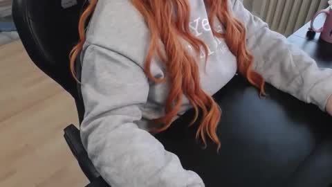 Elly online show from October 2025 07:31:01 AM