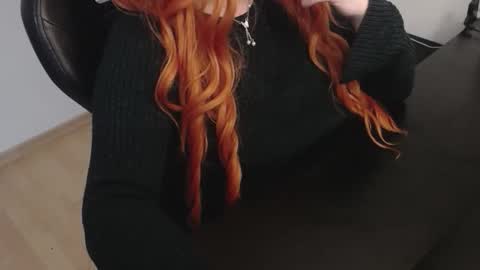 Elly online show from November 2025 12:17:01 PM