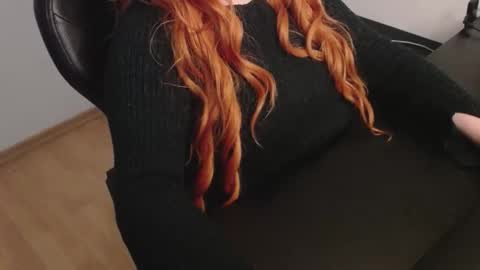 Elly online show from November 2025 07:16:02 PM